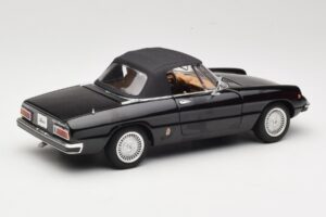 Alfa Romeo Spider 916 Veloce Schwarz Ricko 1:18 32107 Druckguss — Bild 3 von 8