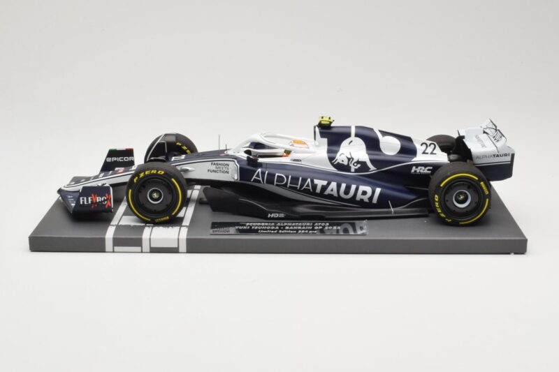 AlphaTauri AT03 #22 Y. Tsunoda Bahrain GP 2022 Minichamps 1:18 117220122 Druckguss