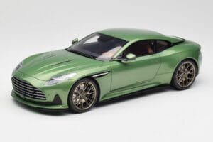 Aston Martin DB12 Grün GT Spirit 1:18 GT466 Resin