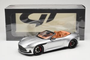 Aston Martin DB12 Volante Silber GT Spirit 1:18 GT945 Resin — Bild 6 von 6
