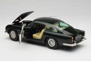 Aston Martin DB5 California Salbeigrün Chrono 1:18 H1001 Druckguss — Bild 5 von 8