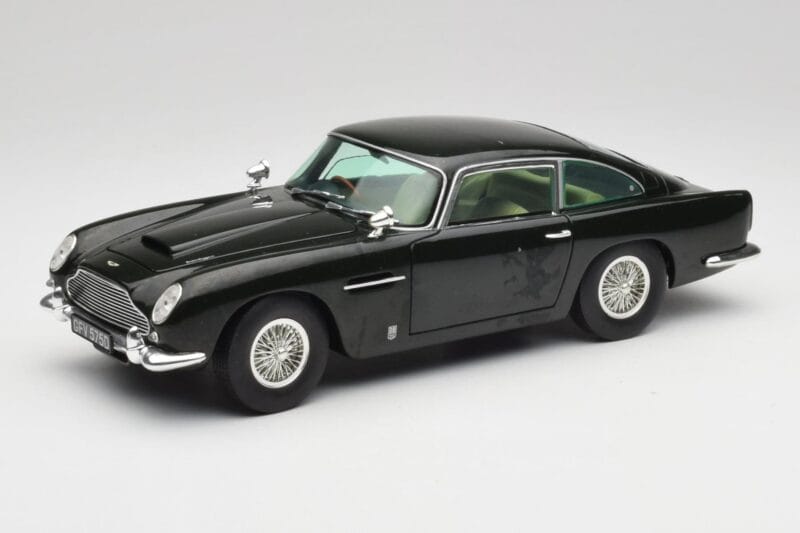 Aston Martin DB5 California Salbeigrün Chrono 1:18 H1001 Druckguss