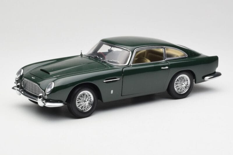 Aston Martin DB5 RHD Grün AUTOart 1:18 70024 Druckguss