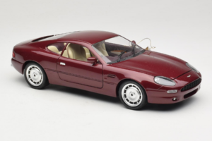 Aston Martin DB7 Rot Guiloy 1:18 67550 Druckguss — Bild 6 von 8