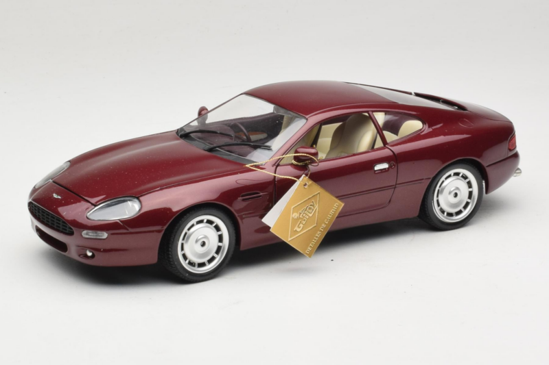 Aston Martin DB7 Rot Guiloy 1:18 67550 Druckguss