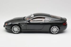 Aston Martin DB9 Schwarz Solido 1:18 15025600 Druckguss — Bild 4 von 8