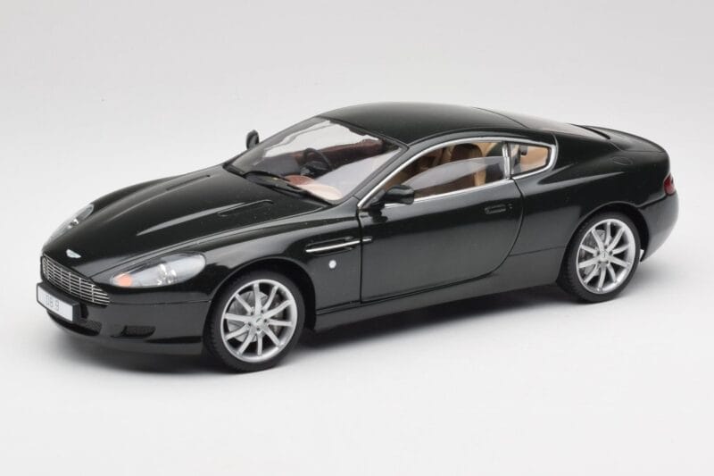 Aston Martin DB9 Schwarz Solido 1:18 15025600 Druckguss