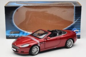 Aston Martin DB9 Volante Rot Solido 1:18 8163 Druckguss — Bild 8 von 8
