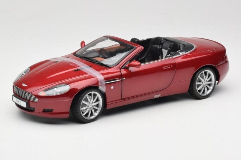 Aston Martin DB9 Volante Rot Solido 1:18 8163 Druckguss
