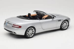 Aston Martin DB9 Volante Silber Minichamps 1:18 150137334 Druckguss — Bild 3 von 8