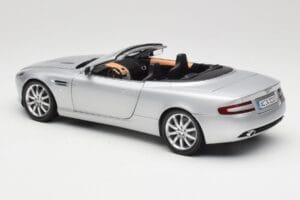 Aston Martin DB9 Volante Silber Minichamps 1:18 150137334 Druckguss — Bild 7 von 8