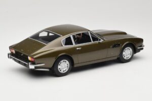 Aston Martin DBS Olive Grün CMR 1:18 CMR003 Druckguss — Bild 2 von 6
