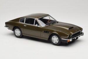 Aston Martin DBS Olive Grün CMR 1:18 CMR003 Druckguss — Bild 4 von 6