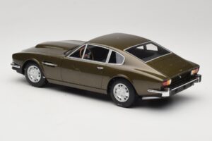 Aston Martin DBS Olive Grün CMR 1:18 CMR003 Druckguss — Bild 5 von 6