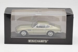 Aston Martin DBS Silbergrün Metallic Minichamps 1:43 400137600 Druckguss — Bild 4 von 4