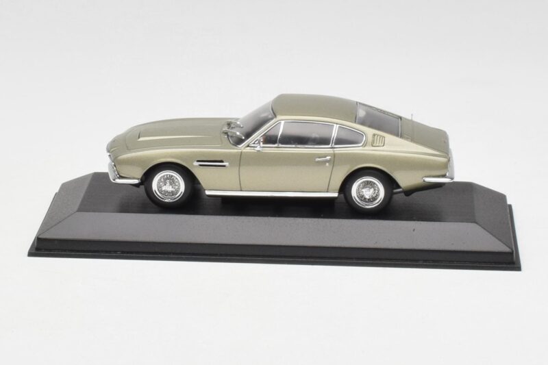 Aston Martin DBS Silbergrün Metallic Minichamps 1:43 400137600 Druckguss