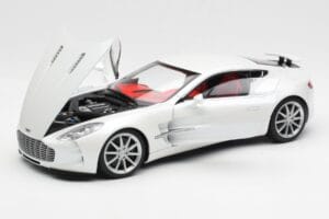 Aston Martin One-77 Morning Frost Weiß AUTOart 1:18 70244 Druckguss — Bild 2 von 8