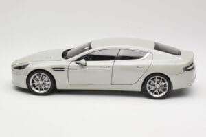Aston Martin Rapide S Silver Fox AUTOart 1:18 70258 Druckguss — Bild 4 von 8