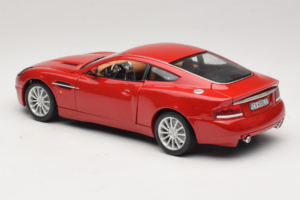 Aston Martin V12 Vanquish Rot Bburago 1:18 33334063 Druckguss — Bild 7 von 8