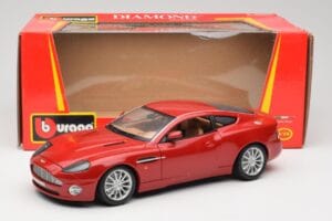 Aston Martin V12 Vanquish Rot Bburago 1:18 34063 Druckguss — Bild 8 von 8