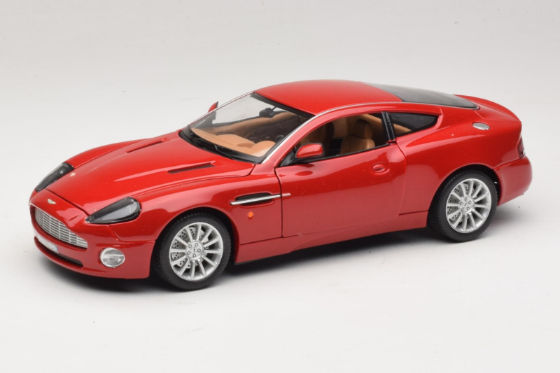 Aston Martin V12 Vanquish Rot Bburago 1:18 33334063 Druckguss
