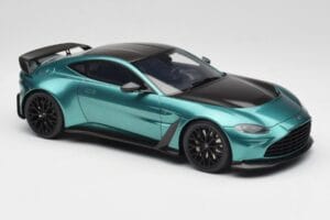 Aston Martin V12 Vantage Racing Green GT Spirit 1:18 GT922 Resin — Bild 4 von 6