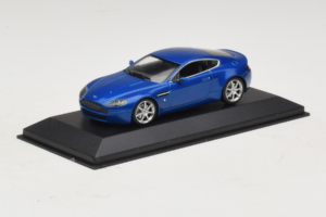 Aston Martin V8 Vantage Blue Metallic Minichamps 1:43 400137422 Druckguss — Bild 2 von 4