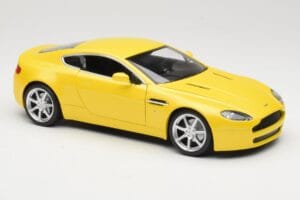 Aston Martin V8 Vantage Gelb Hot Wheels 1:18 G7159 Druckguss — Bild 6 von 8