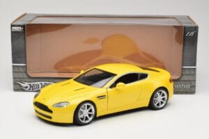 Aston Martin V8 Vantage Gelb Hot Wheels 1:18 G7159 Druckguss — Bild 8 von 8