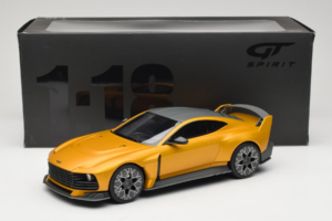 Aston Martin Valiant Auric Gold Metallic GT Spirit 1:18 GT546 Resin — Bild 6 von 6