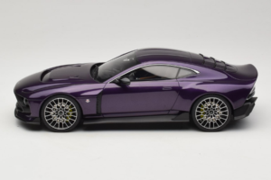 Aston Martin Valour Dunkelblau GT Spirit 1:18 GT944 Resin — Bild 3 von 6