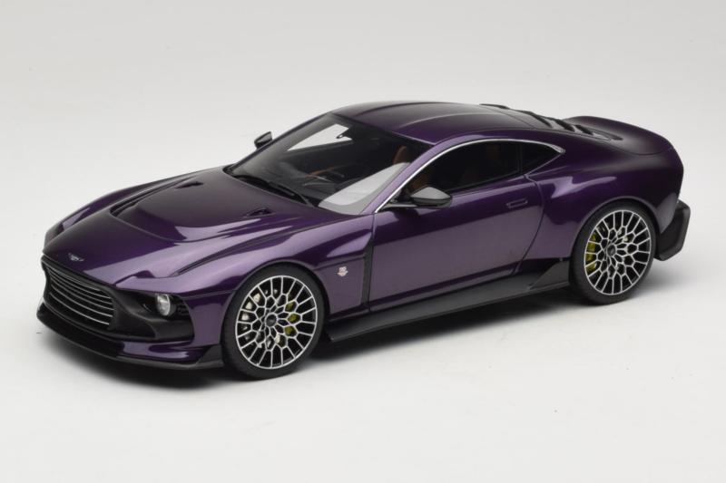 Aston Martin Valour Dunkelblau GT Spirit 1:18 GT944 Resin