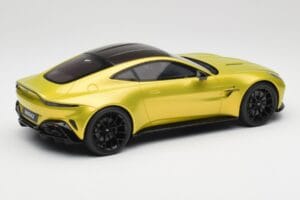 Aston Martin Vantage Cosmopolitan Yellow GT Spirit 1:18 GT514 Resin — Bild 2 von 6