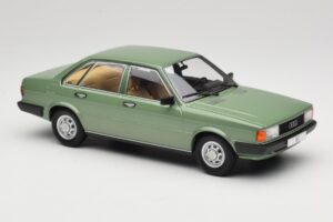 Audi 80 B2 Grün MCG 1:18 MCG18525 Druckguss — Bild 4 von 6
