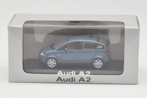 Audi A2 Blue Metallic Minichamps 1:43 20022200748005 Druckguss — Bild 4 von 4