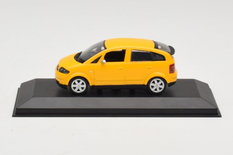 Audi A2 8Z Gelb Minichamps 1:43 AUDI005 Druckguss