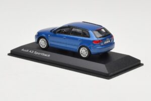 Audi A3 8P Sportback Mauritius Blue Minichamps 1:43 5010403033 Druckguss — Bild 3 von 4