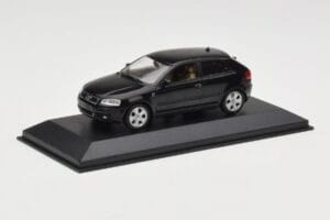Audi A3 8P Black Metallic Minichamps 1:43 12000 Druckguss — Bild 2 von 4