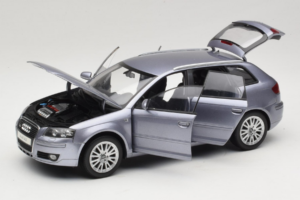 Audi A3 8P Sportback Light Blue Metallic Kyosho 1:18 5010403025 Druckguss — Bild 2 von 8