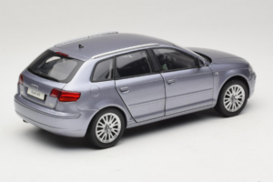 Audi A3 8P Sportback Light Blue Metallic Kyosho 1:18 5010403025 Druckguss — Bild 3 von 8