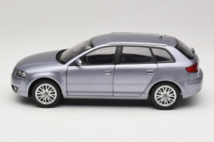 Audi A3 8P Sportback Light Blue Metallic Kyosho 1:18 5010403025 Druckguss — Bild 4 von 8