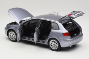 Audi A3 8P Sportback Light Blue Metallic Kyosho 1:18 5010403025 Druckguss — Bild 5 von 8