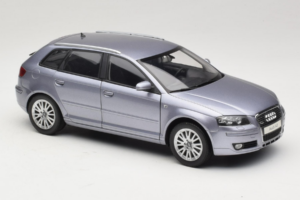 Audi A3 8P Sportback Light Blue Metallic Kyosho 1:18 5010403025 Druckguss — Bild 6 von 8