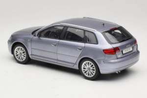 Audi A3 8P Sportback Light Blue Metallic Kyosho 1:18 5010403025 Druckguss — Bild 7 von 8