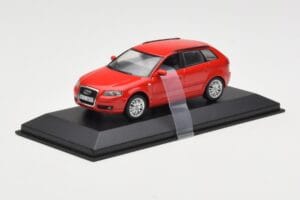 Audi A3 8P Sportback Rot Minichamps 1:43 5010403023 Druckguss — Bild 2 von 4
