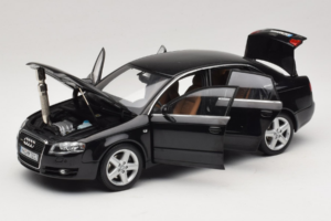 Audi A4 B6 3.2 Quattro Schwarz Minichamps 1:18 5010404125 Druckguss — Bild 2 von 8