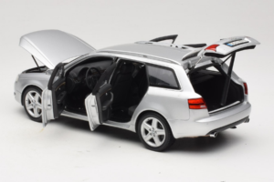 Audi A4 B7 3.2 Quattro Avant Silber Minichamps 1:18 5010404215 Druckguss — Bild 5 von 8