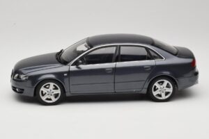 Audi A4 B7 Grau Metallic Minichamps 1:18 100014400 Druckguss — Bild 4 von 8