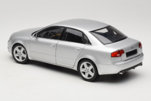 Audi A4 B7 Silber Minichamps 1:18 100014402 Druckguss — Bild 7 von 8