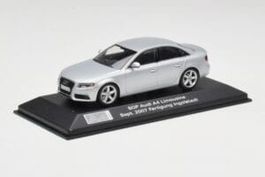 Audi A4 B8 3.2 Quattro Ice Silber Minichamps 1:43 5010704113 Druckguss — Bild 2 von 4